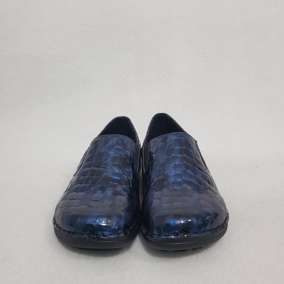 Spring Step Barely Worn Blue Python Manila Croco Clogs - Picture 2 of 7